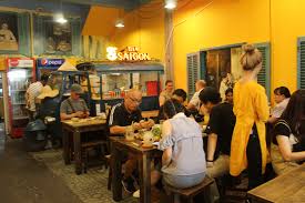 so sánh giá cả quán ăn bên ngoài